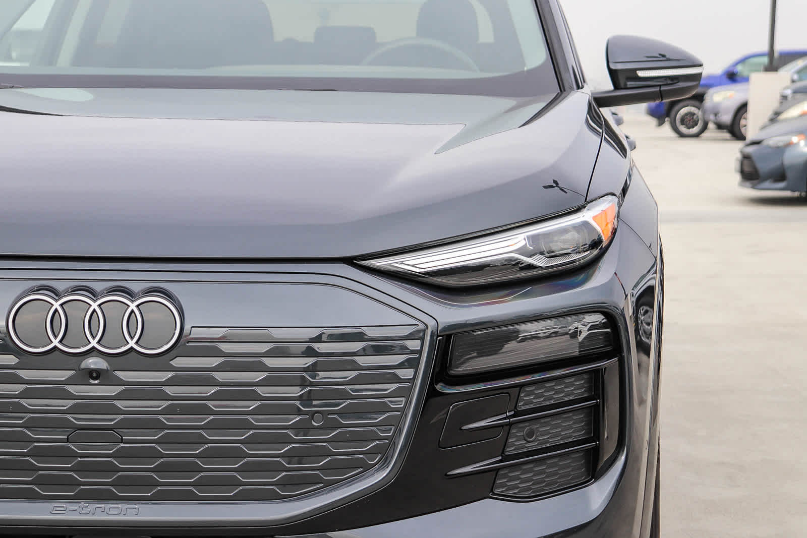 Thumbnail: 2025 Audi Q6 e-tron - 4