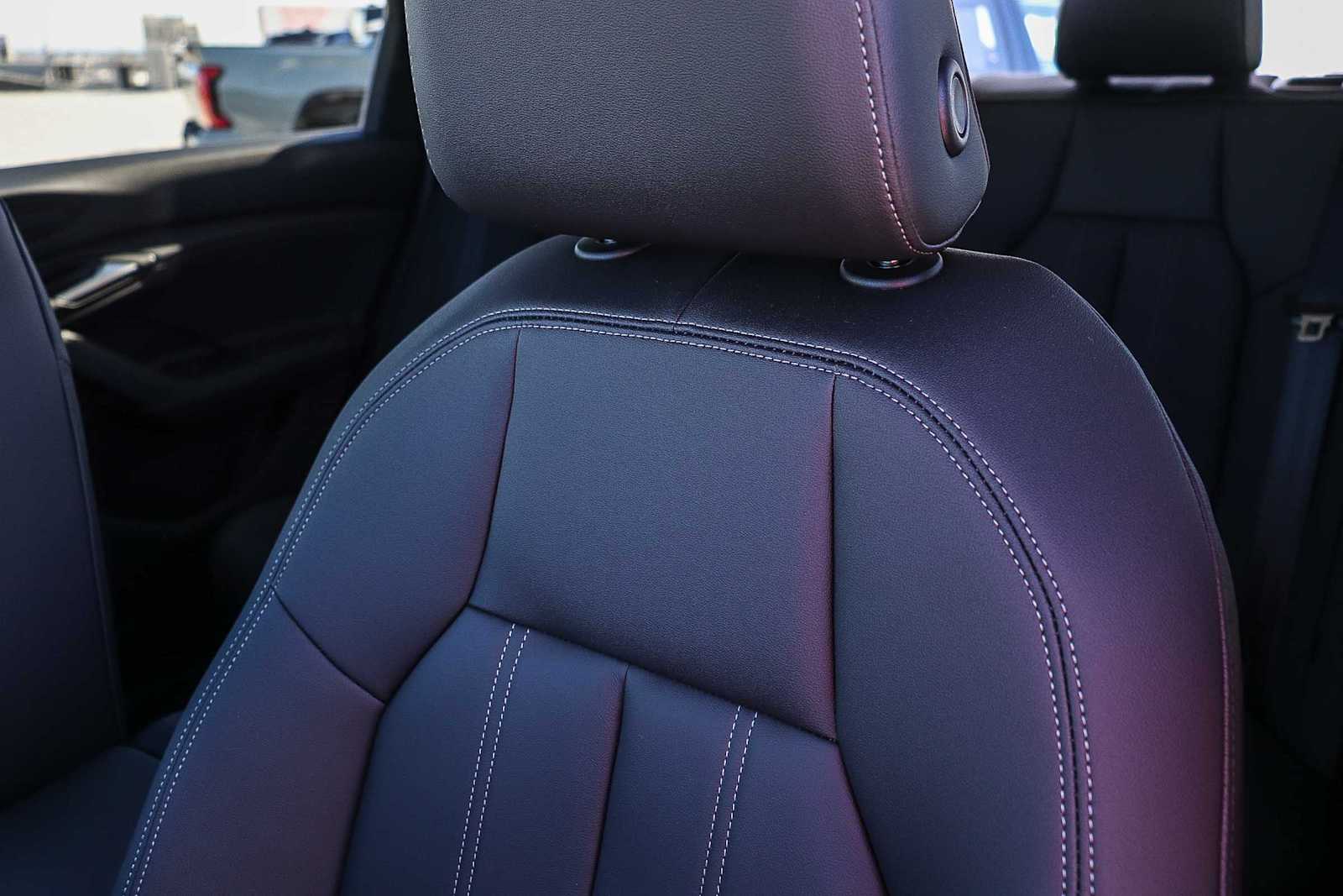 Thumbnail: 2025 Audi Q6 e-tron - 35