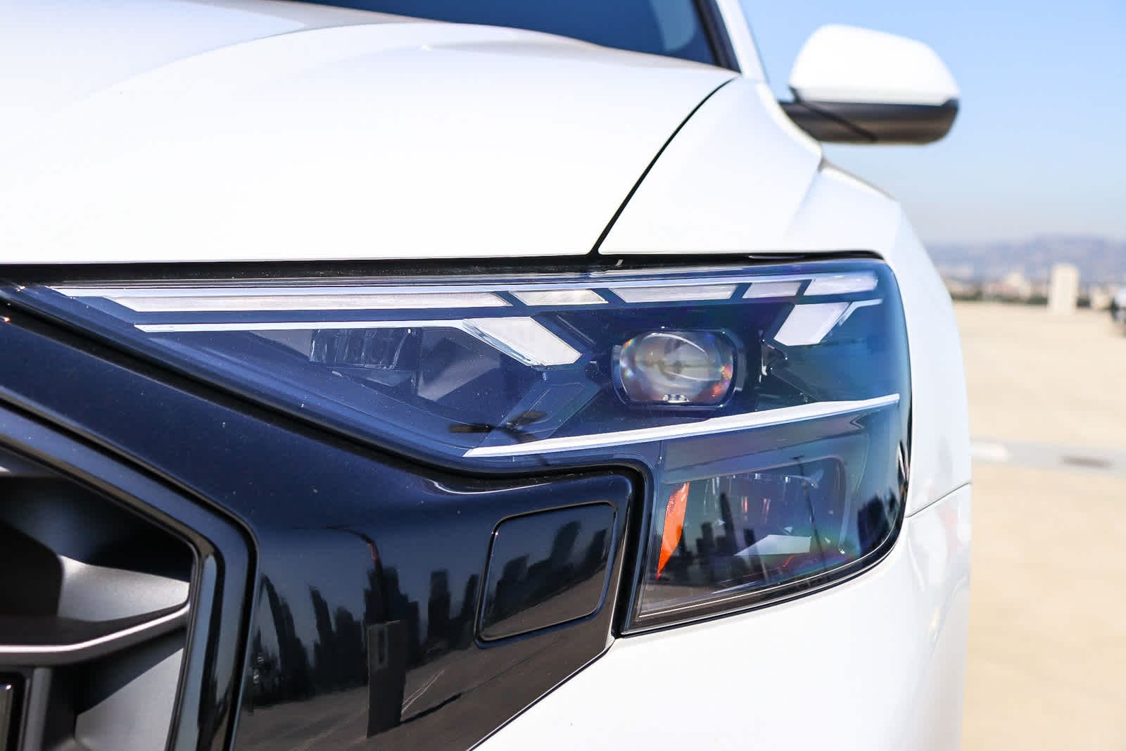 Thumbnail: 2026 Audi Q8 - 7