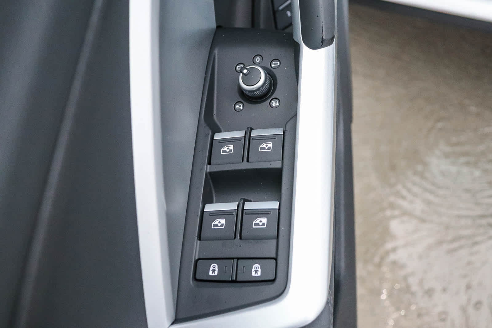 Thumbnail: 2025 Audi Q3 - 25