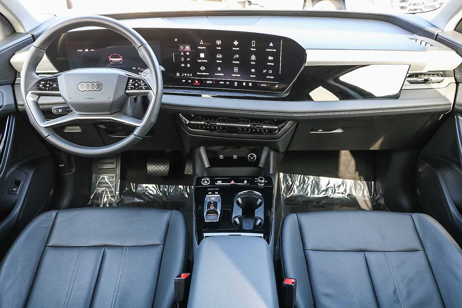 Thumbnail: 2025 Audi Q6 e-tron - 15