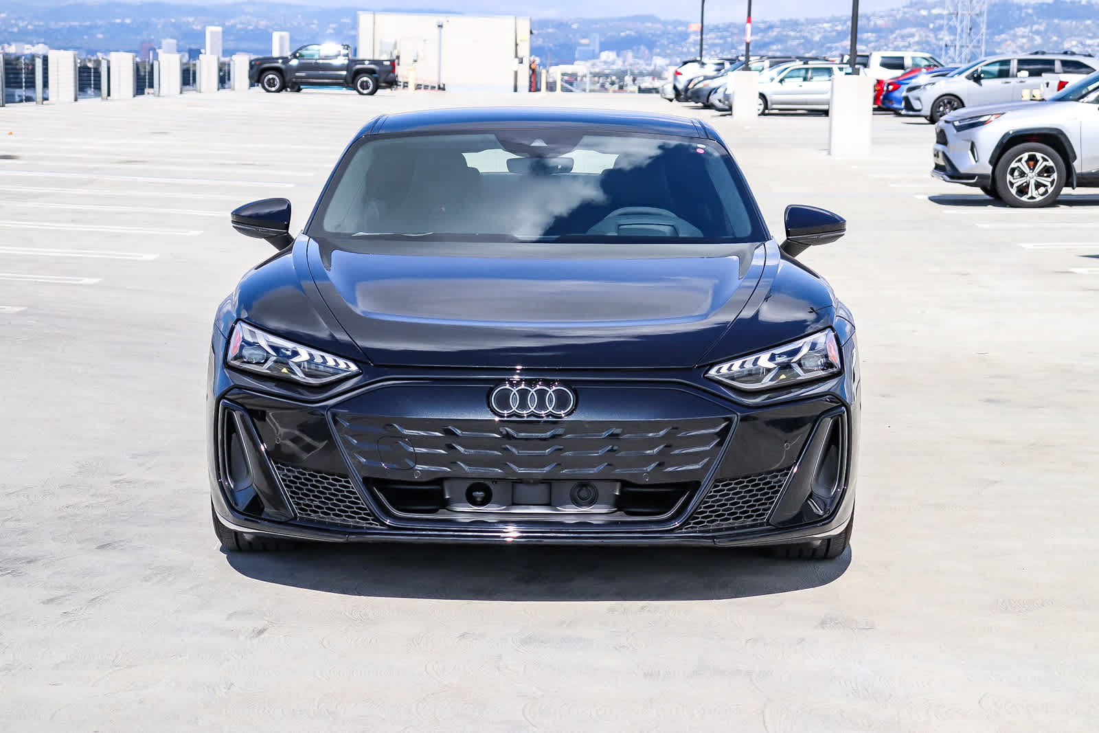 Thumbnail: 2026 Audi e-tron GT - 2