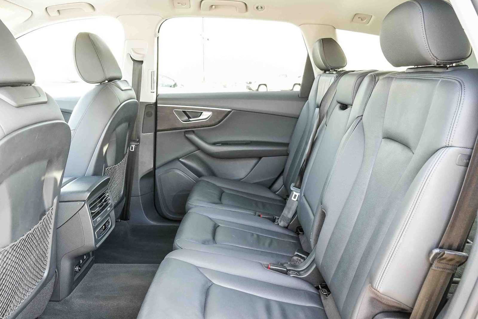 Thumbnail: 2022 Audi Q7 - 25