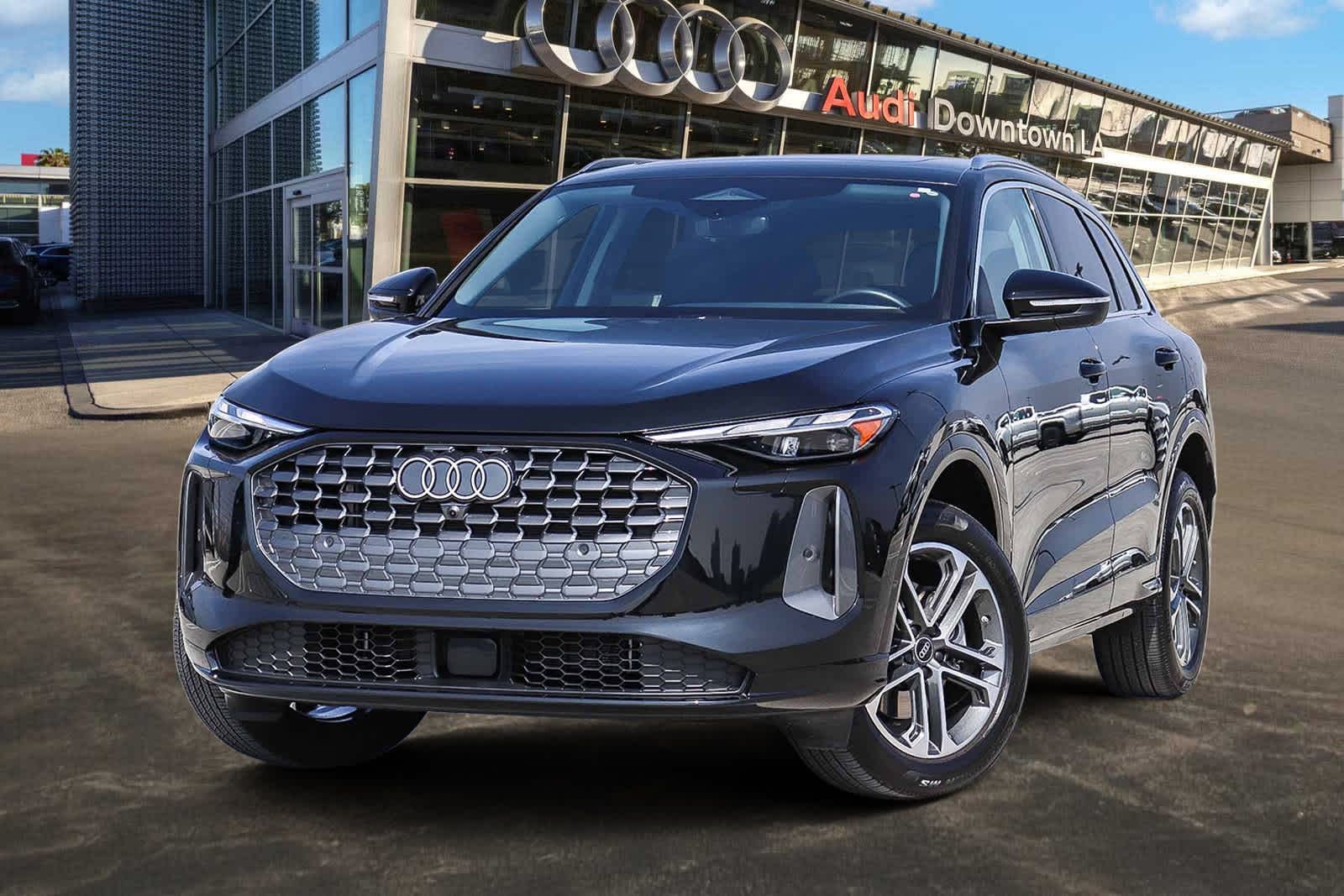 Thumbnail: 2025 Audi Q5 - 1