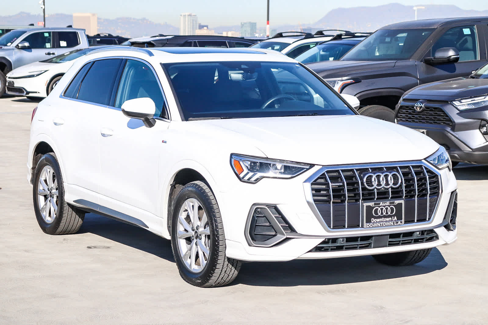 Thumbnail: 2022 Audi Q3 - 3