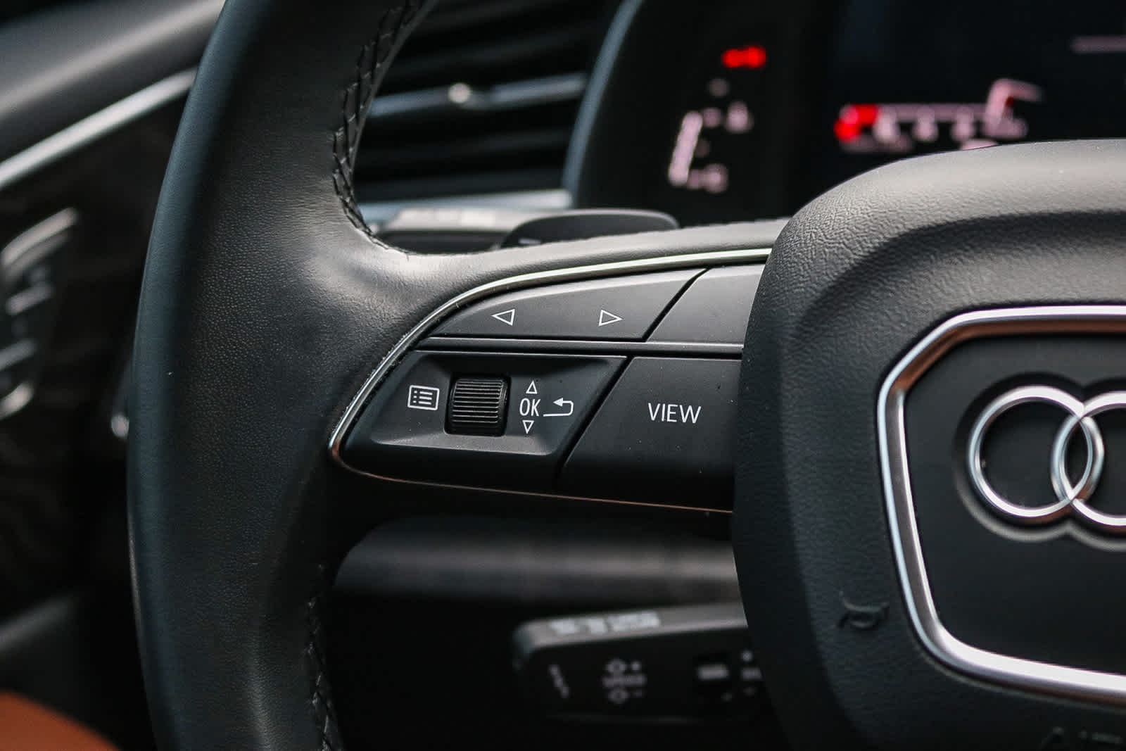 Thumbnail: 2023 Audi Q8 - 22