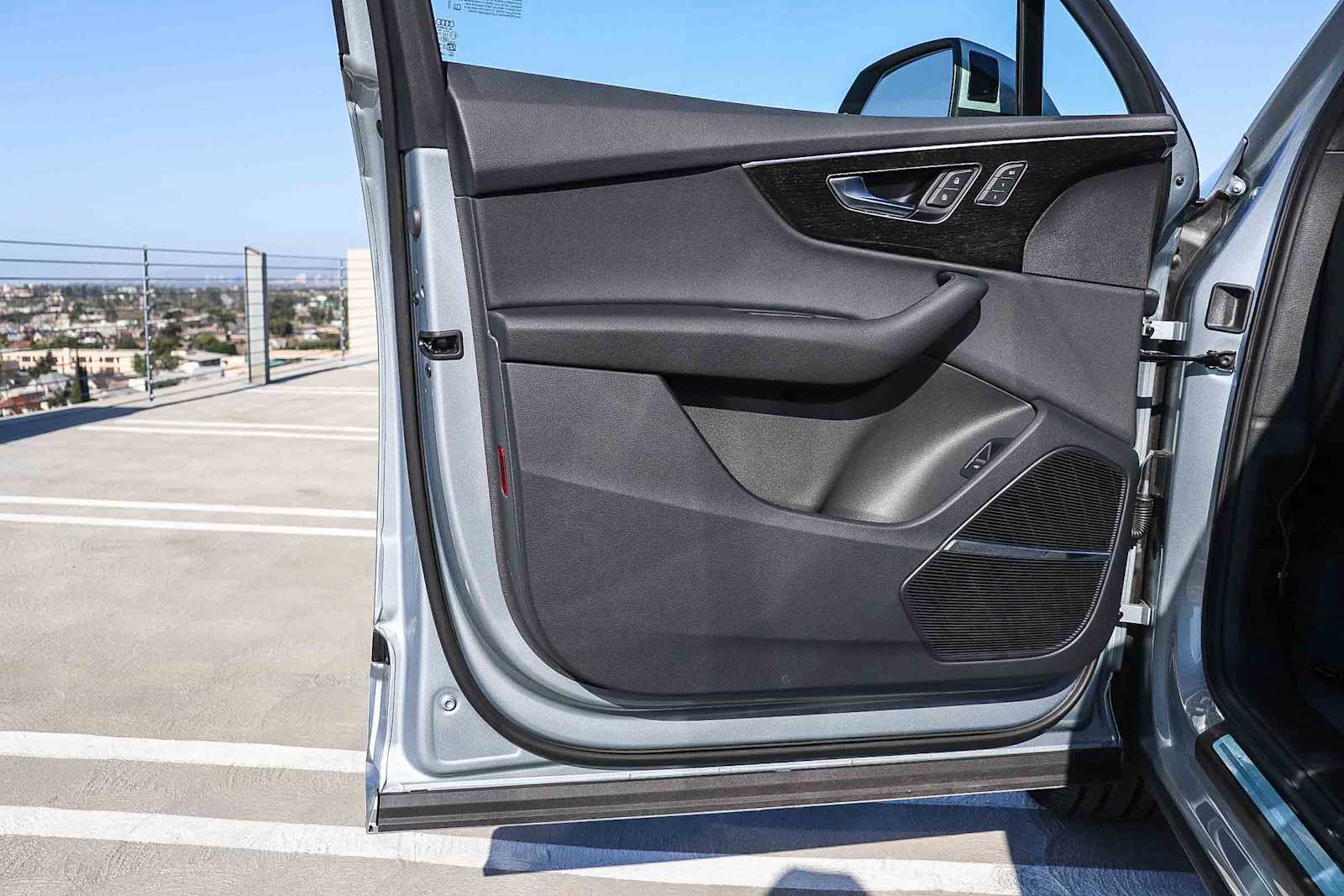 Thumbnail: 2025 Audi Q7 - 31