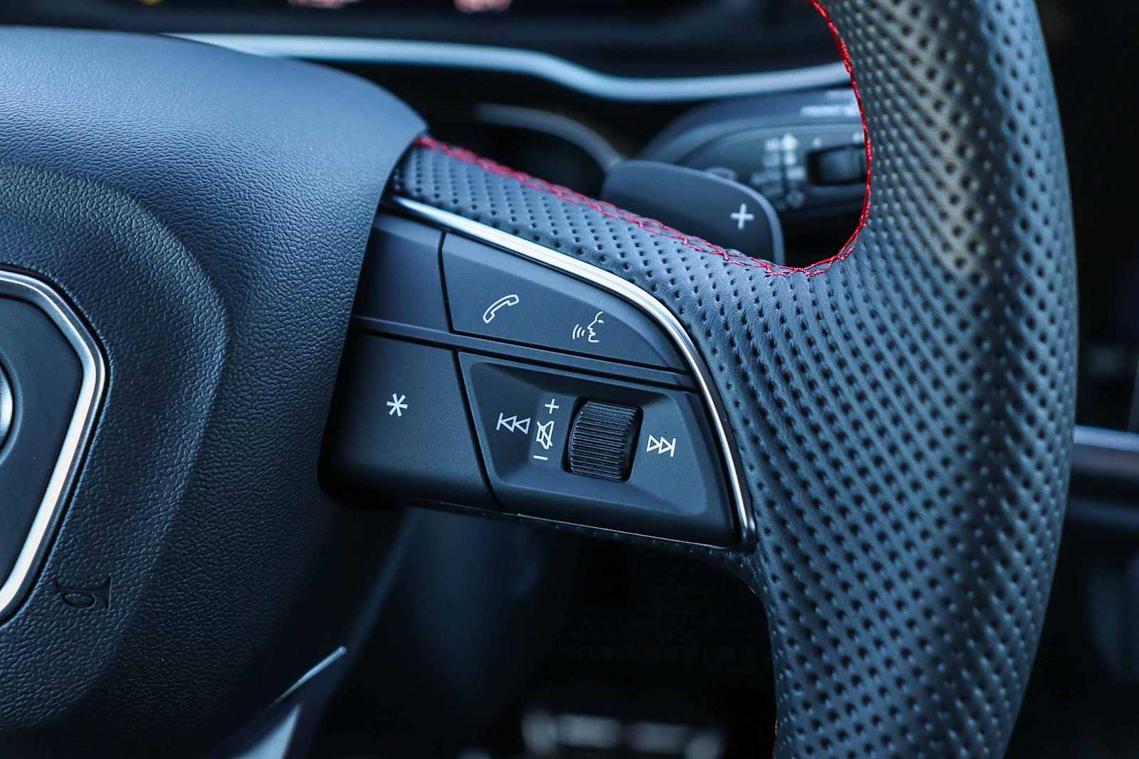 Thumbnail: 2025 Audi Q3 - 21