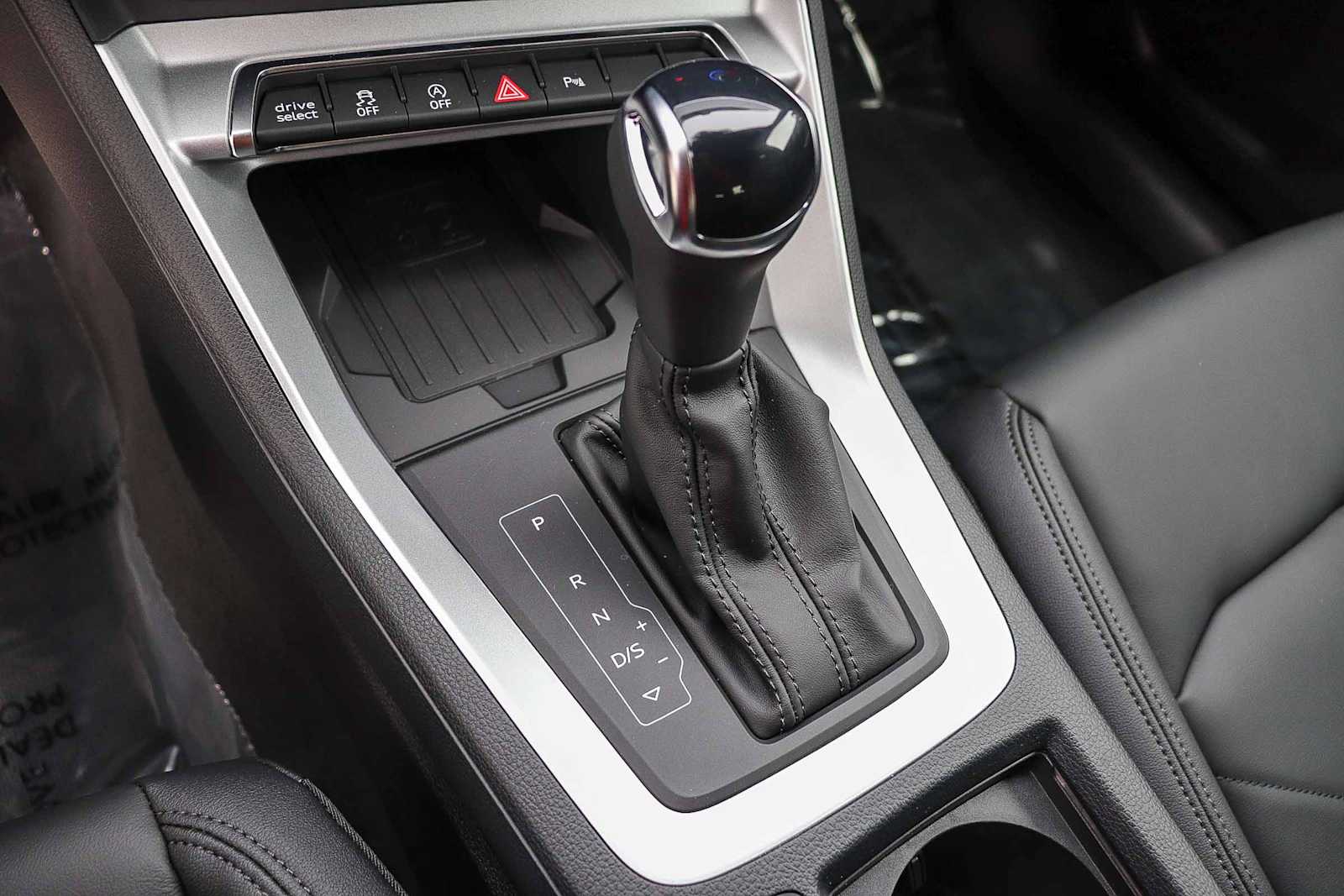 Thumbnail: 2025 Audi Q3 - 24