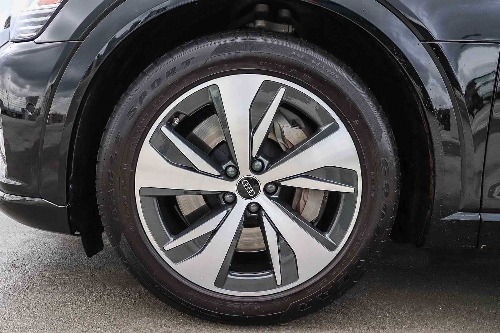 Thumbnail: 2024 Audi Q8 e-tron - 14