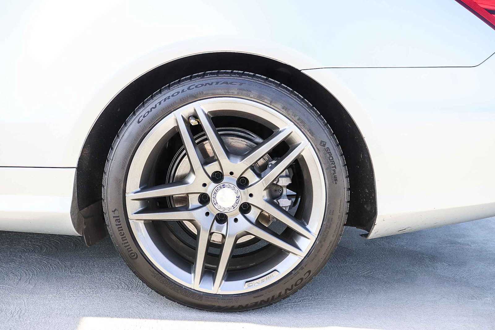 Thumbnail: 2016 Mercedes-Benz E-Class - 19