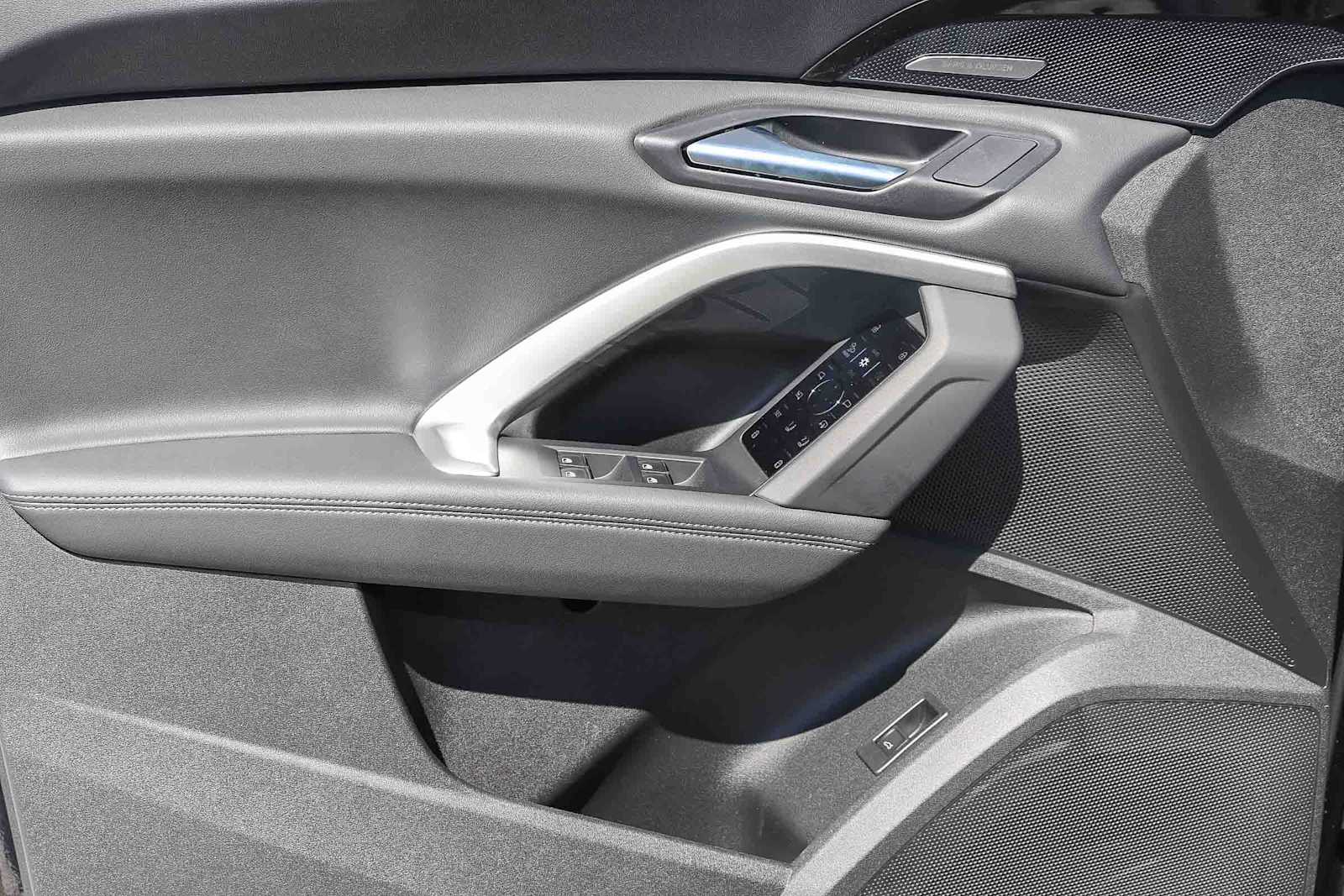 Thumbnail: 2025 Audi Q5 - 25