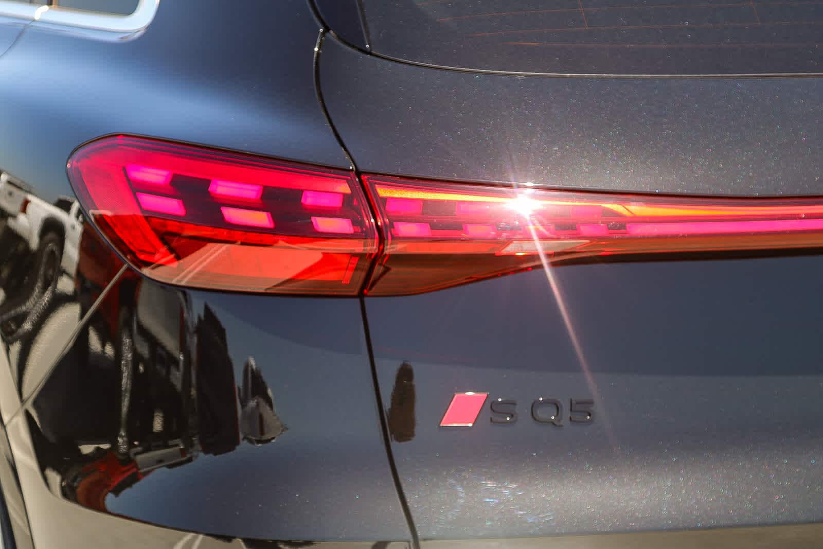 Thumbnail: 2025 Audi SQ5 - 9