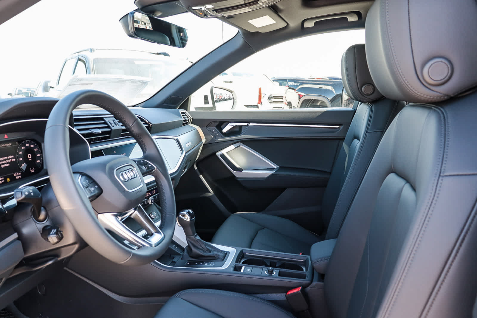 Thumbnail: 2025 Audi Q3 - 23