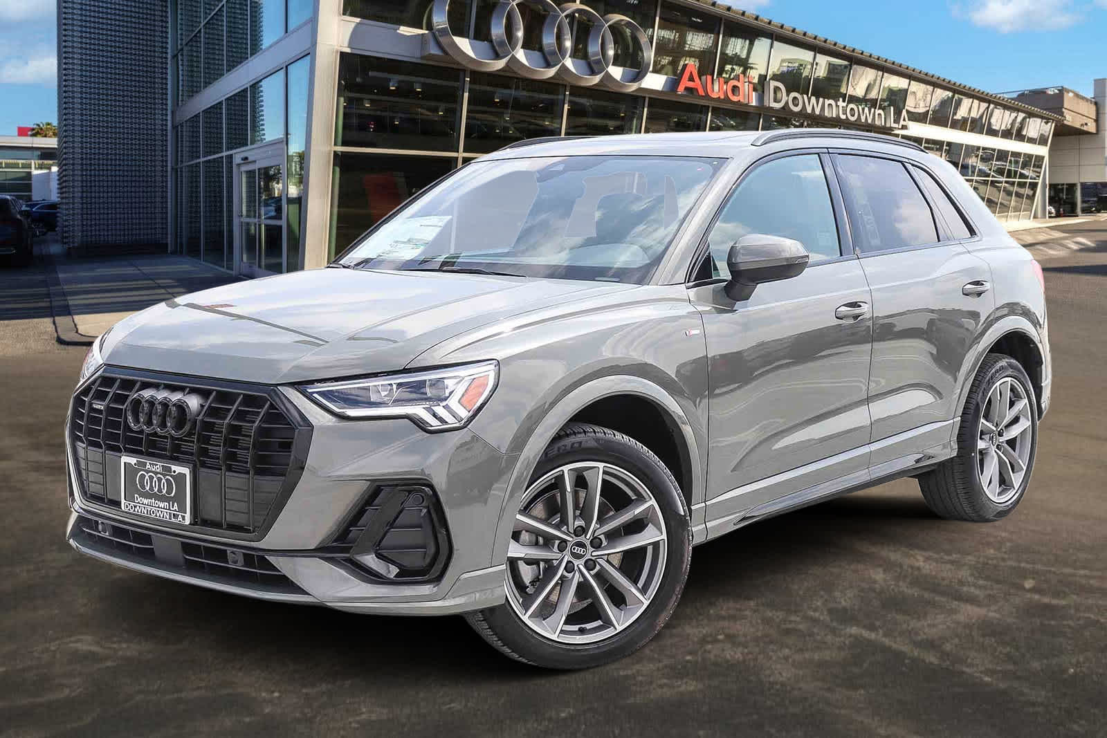 Thumbnail: 2025 Audi Q3 - 1