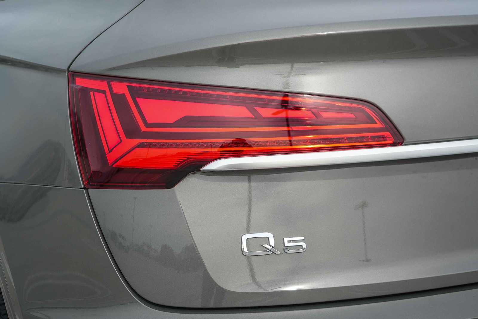 Thumbnail: 2023 Audi Q5 - 10