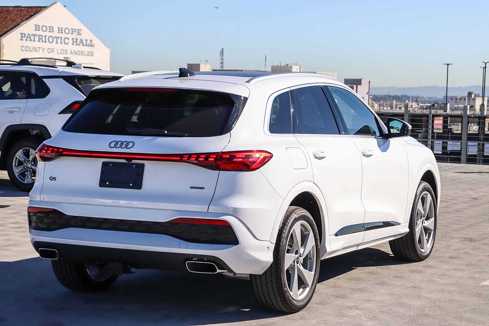 Thumbnail: 2025 Audi Q5 - 4