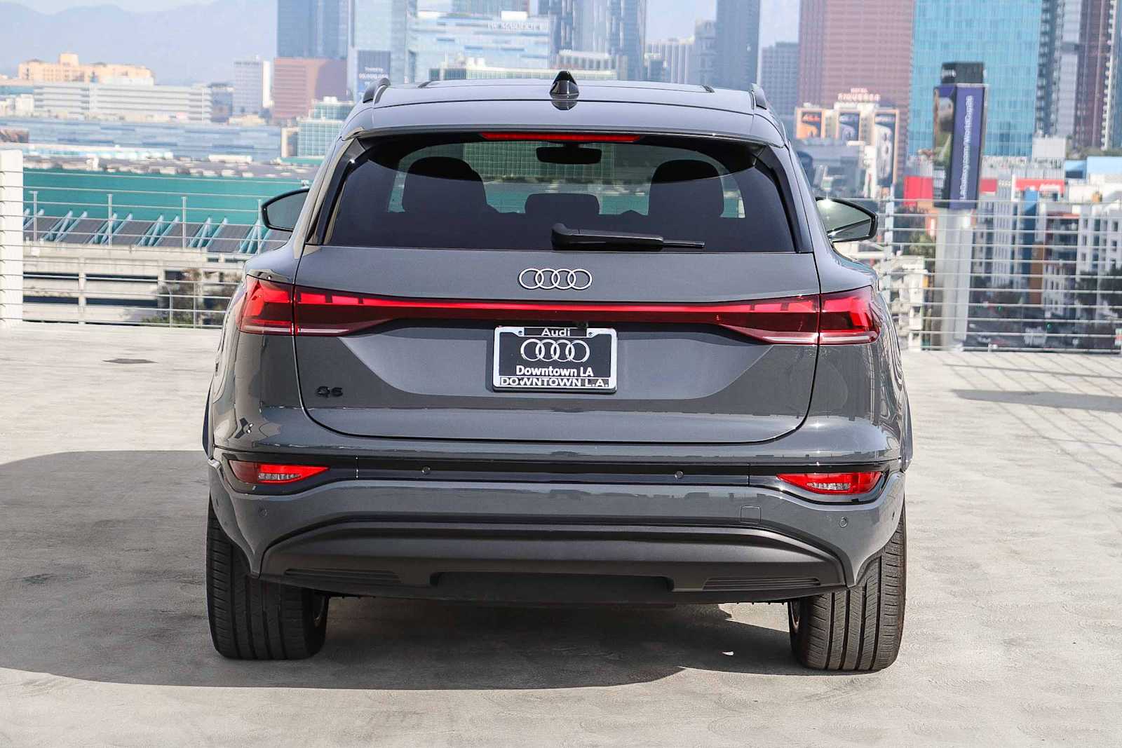 Thumbnail: 2025 Audi Q6 e-tron - 5