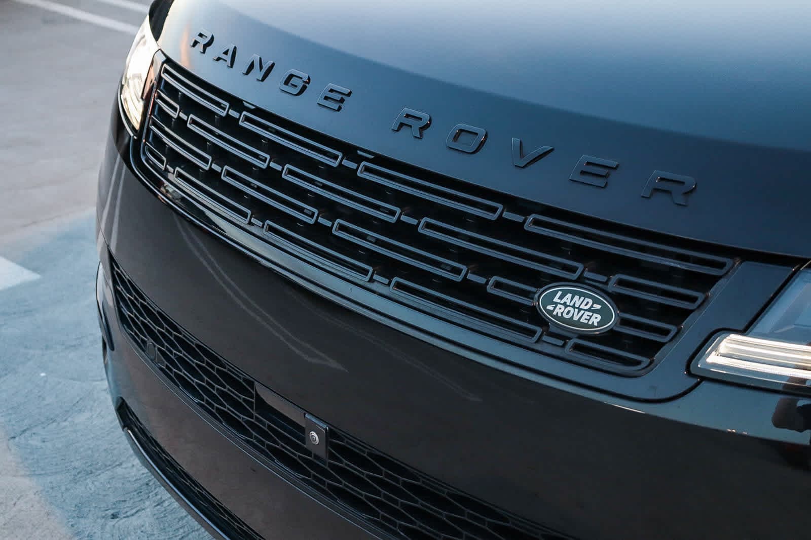 Thumbnail: 2023 Land Rover Range Rover Sport - 5