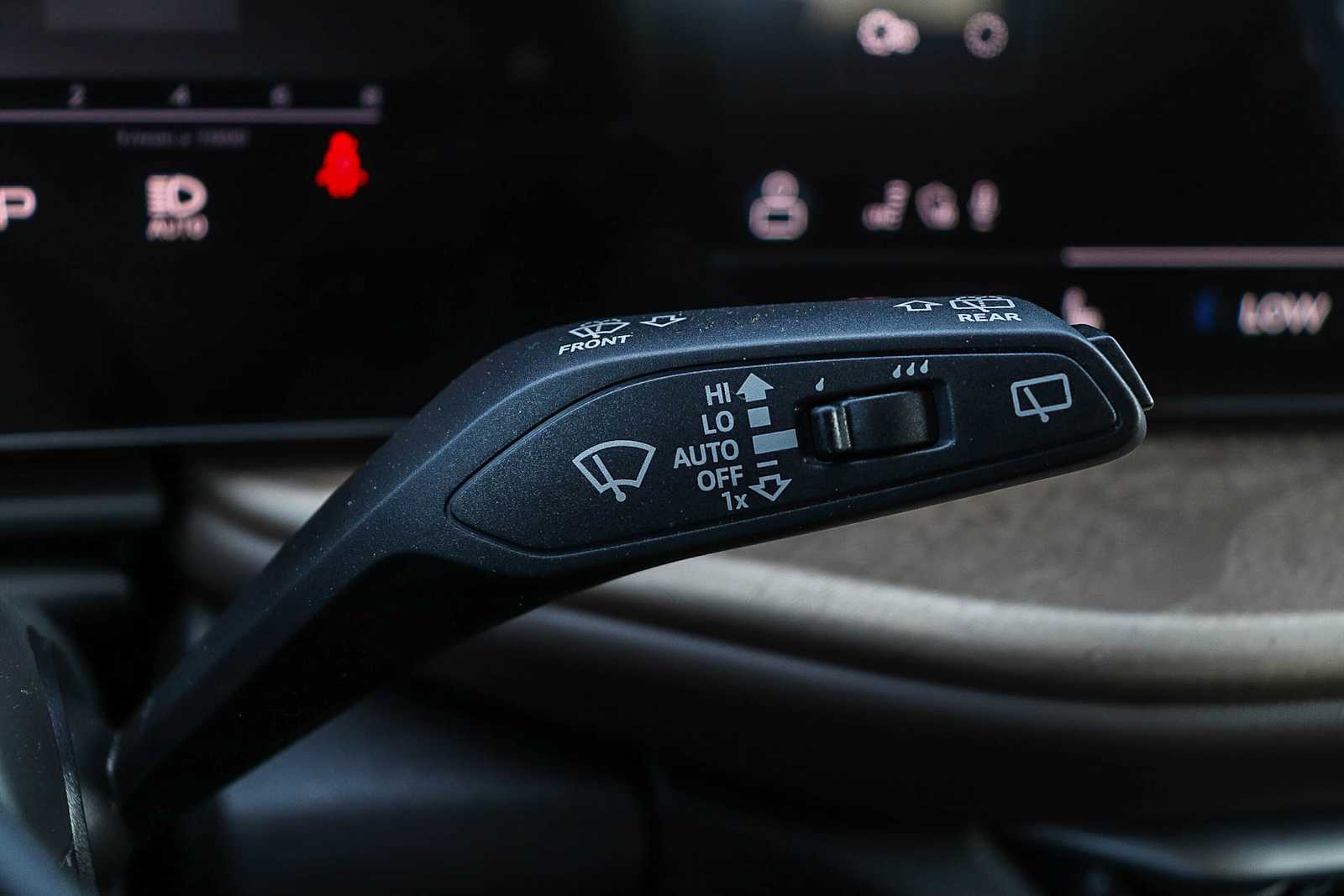 Thumbnail: 2025 Audi Q5 - 30