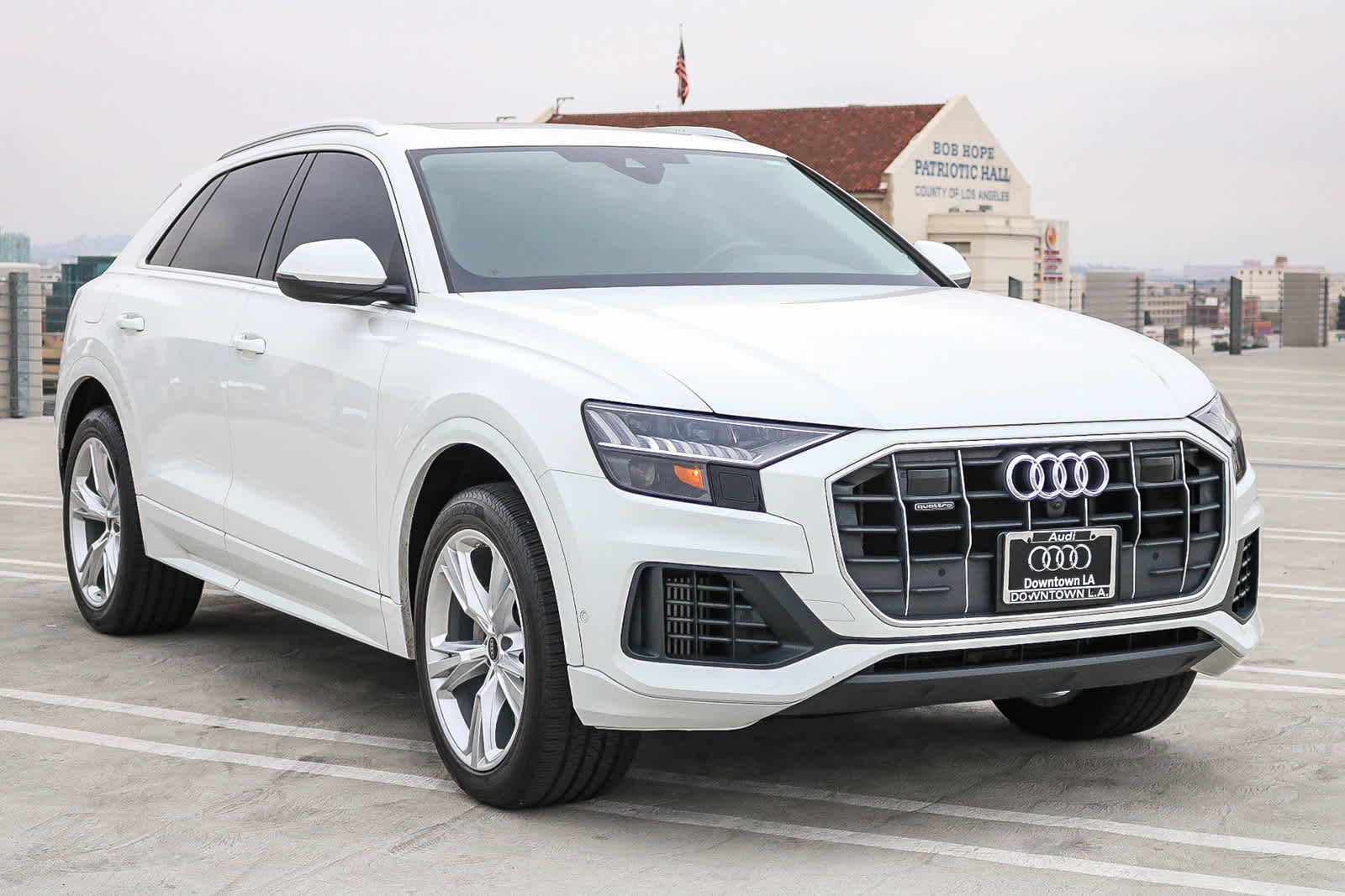 Thumbnail: 2023 Audi Q8 - 3