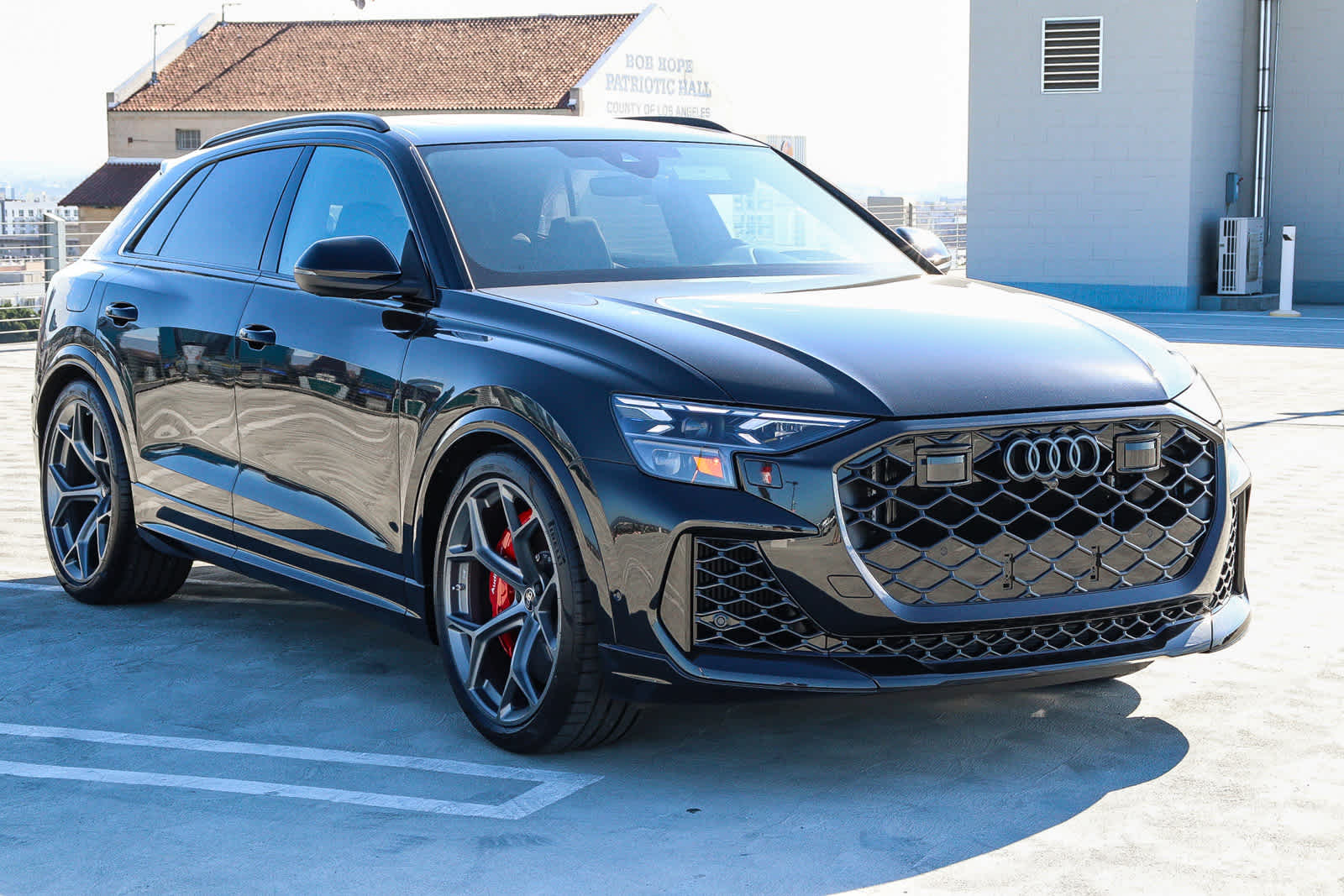 Thumbnail: 2025 Audi RS Q8 - 3