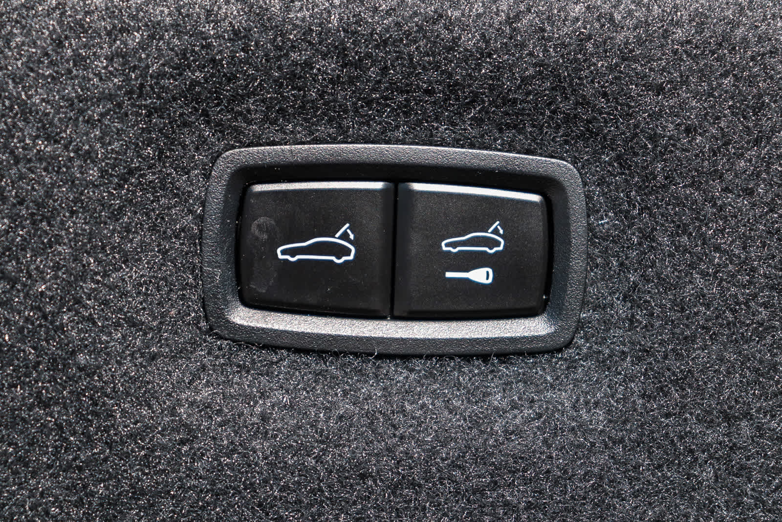 Thumbnail: 2025 Audi RS e-tron GT - 41