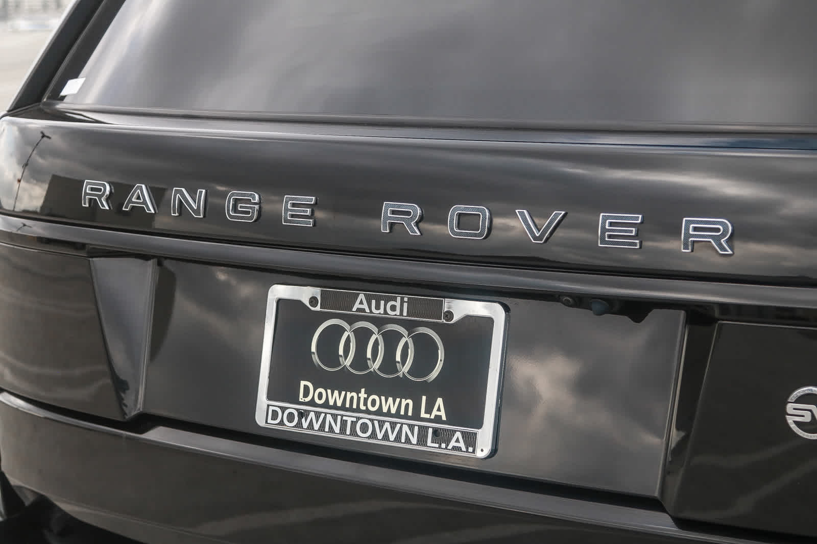 Thumbnail: 2021 Land Rover Range Rover - 12