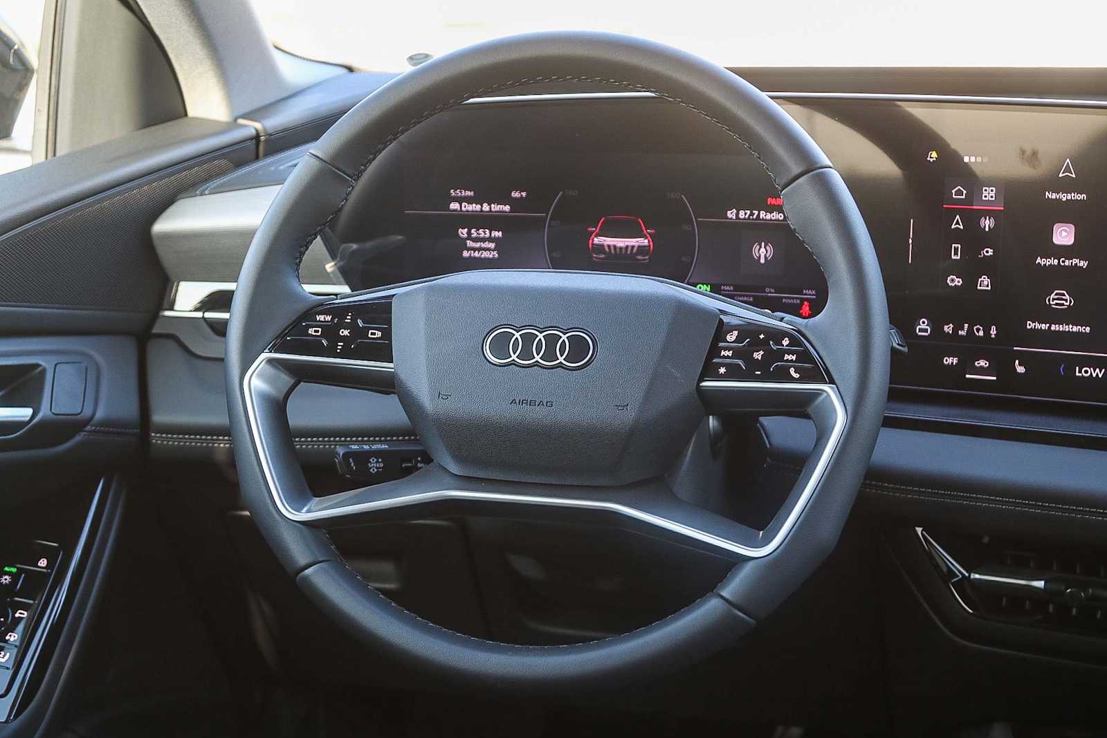 Thumbnail: 2025 Audi Q6 e-tron - 15