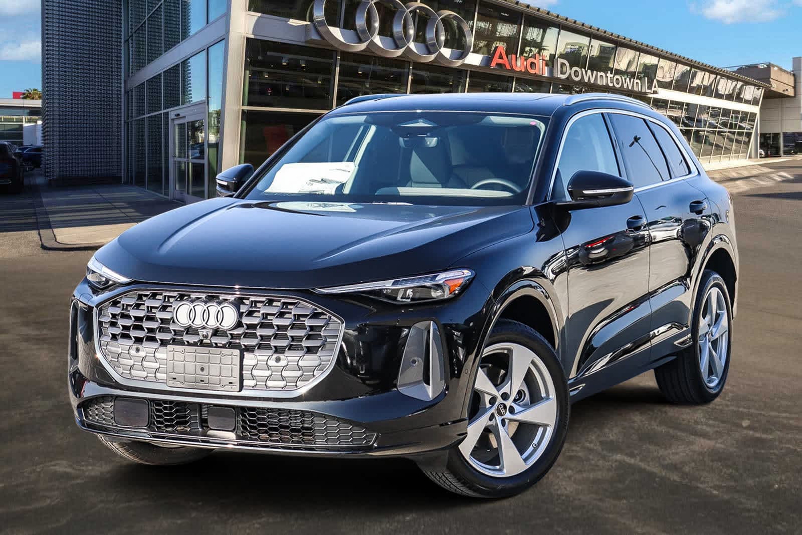 2025 Audi New Q5 Premium Plus's photo