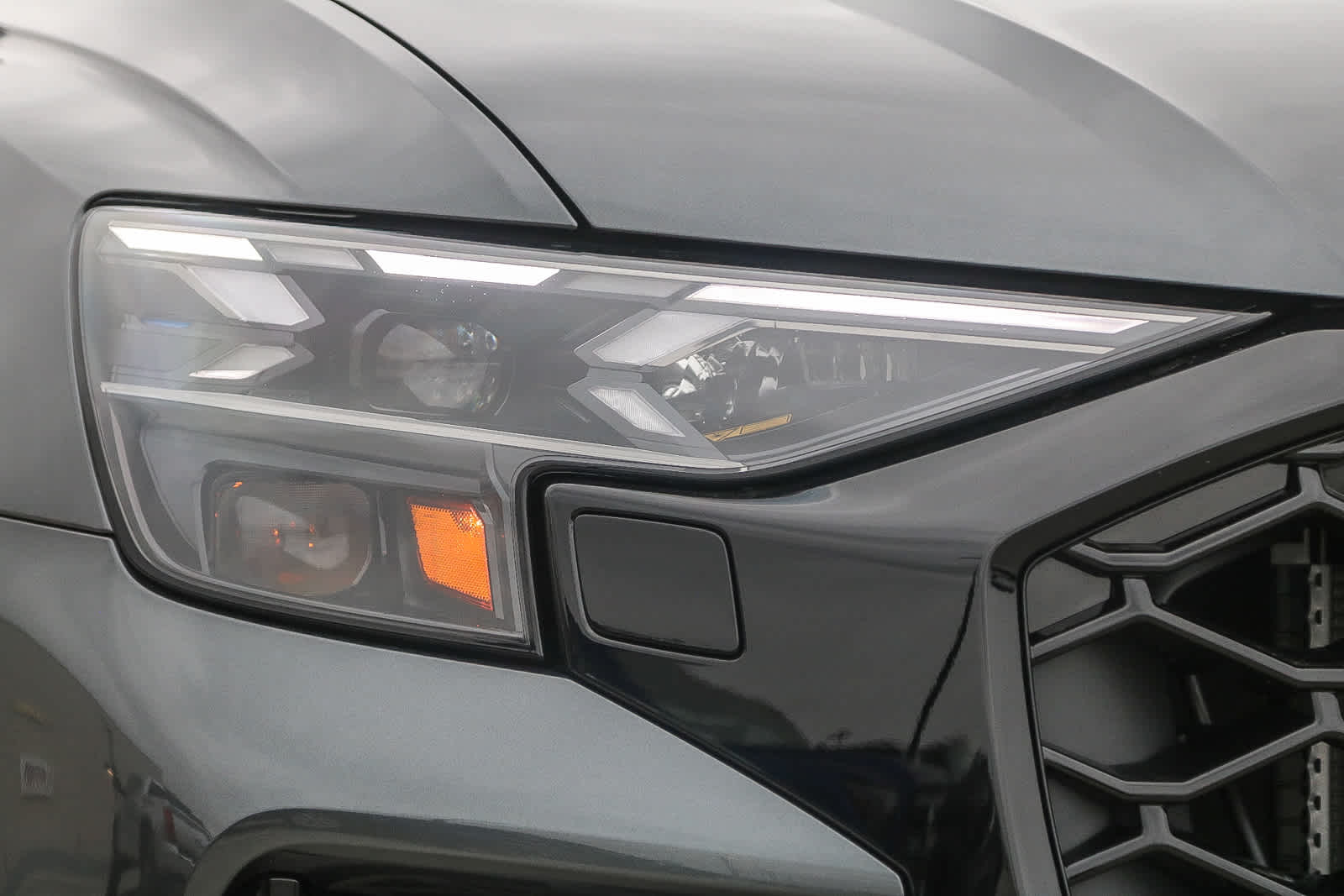 Thumbnail: 2025 Audi RS Q8 - 4