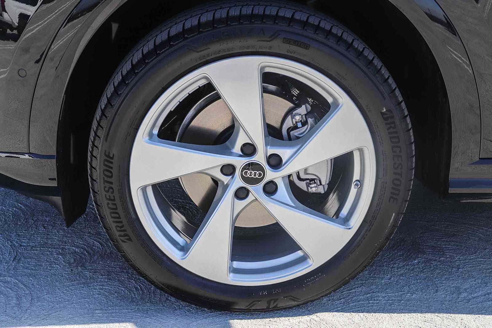 Thumbnail: 2025 Audi Q5 - 11