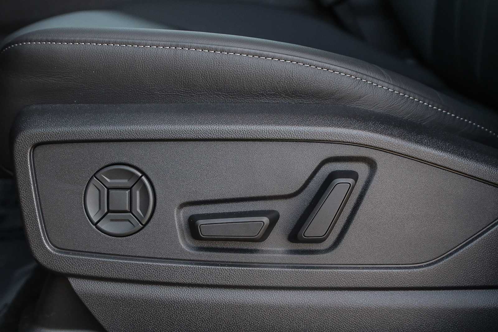 Thumbnail: 2025 Audi Q5 - 21