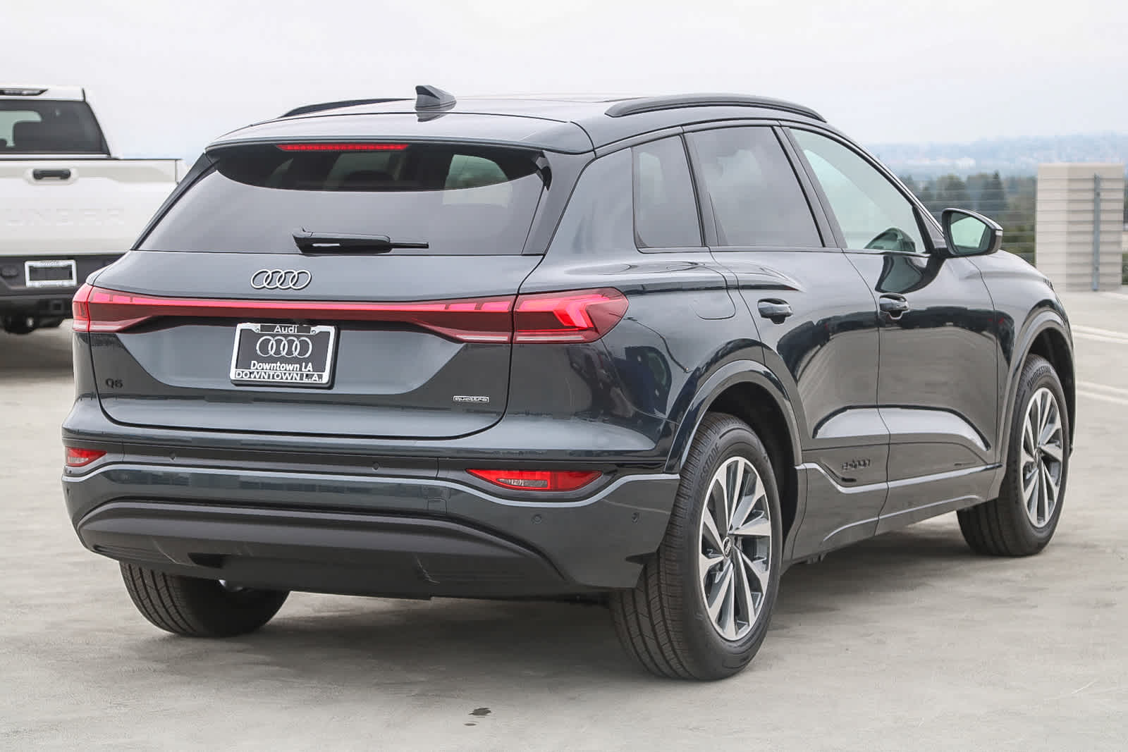 Thumbnail: 2025 Audi Q6 e-tron - 6