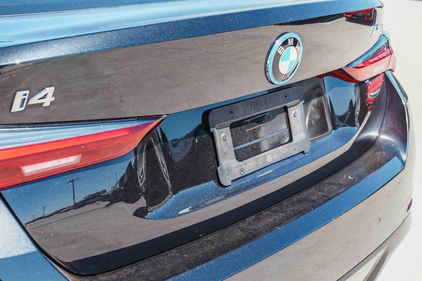 Thumbnail: 2022 BMW i4 - 8