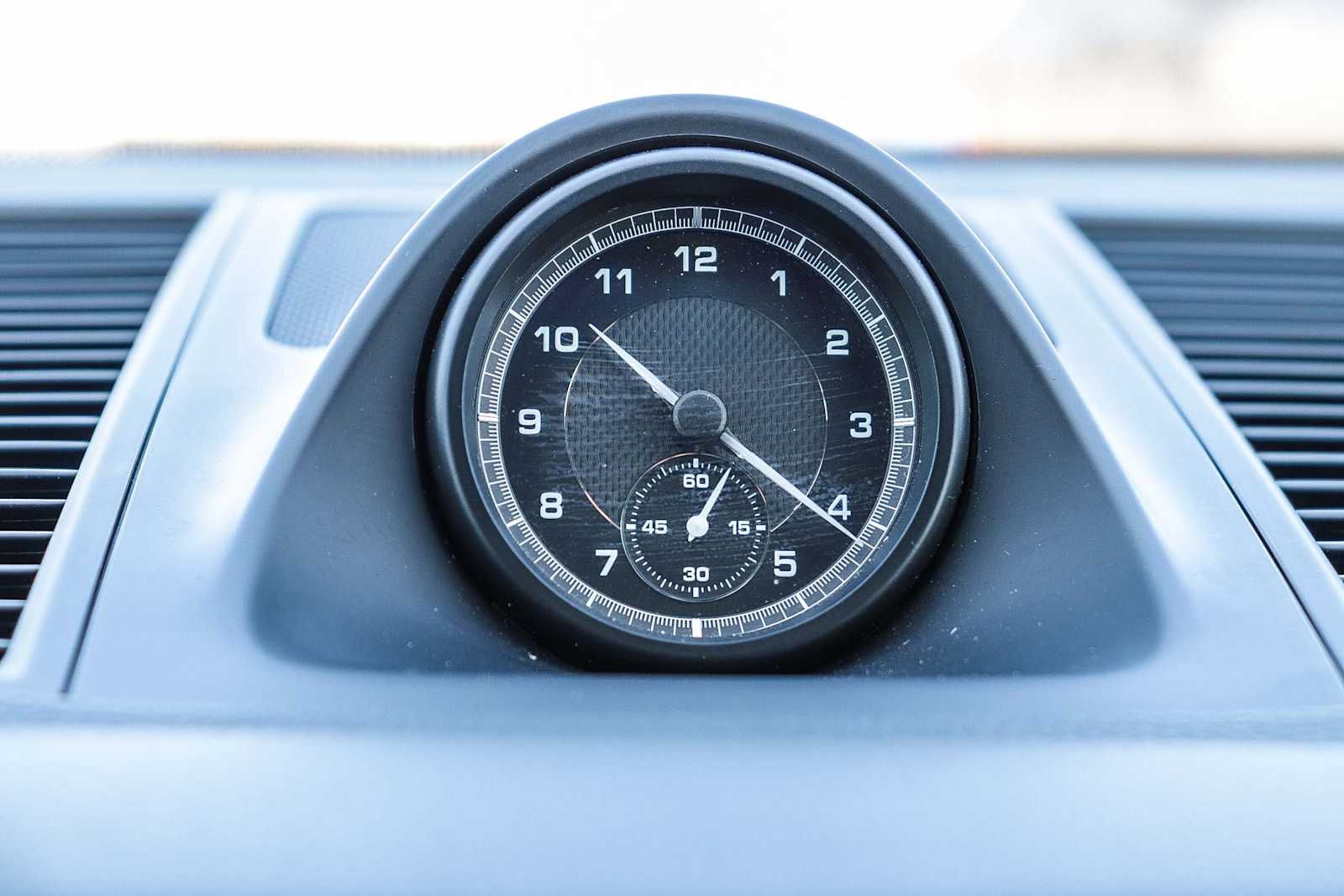 Thumbnail: 2023 Porsche Macan - 35