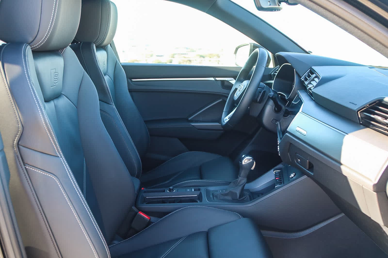 Thumbnail: 2025 Audi Q3 - 16