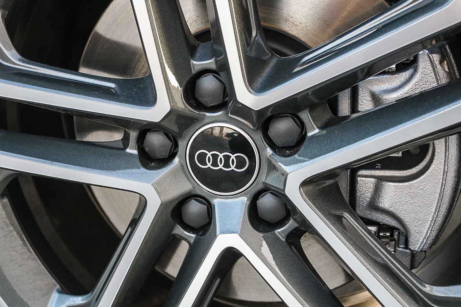 Thumbnail: 2025 Audi Q5 - 14