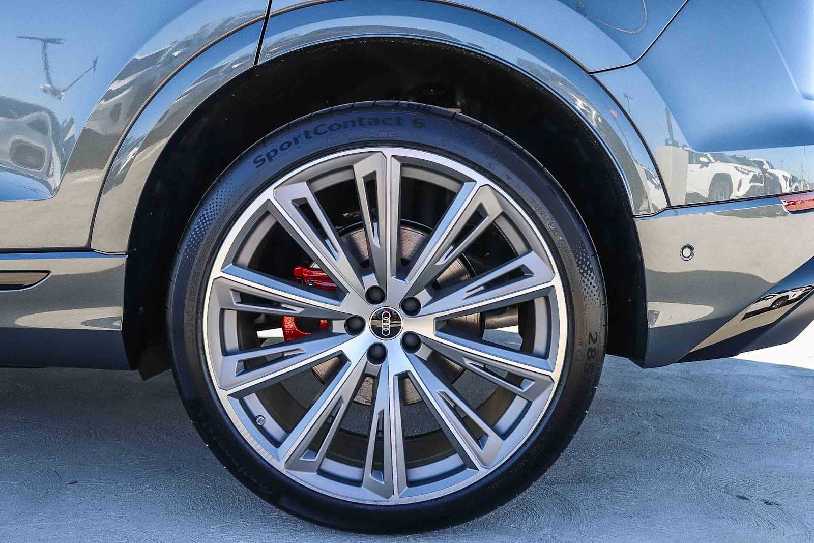 Thumbnail: 2026 Audi Q8 - 13