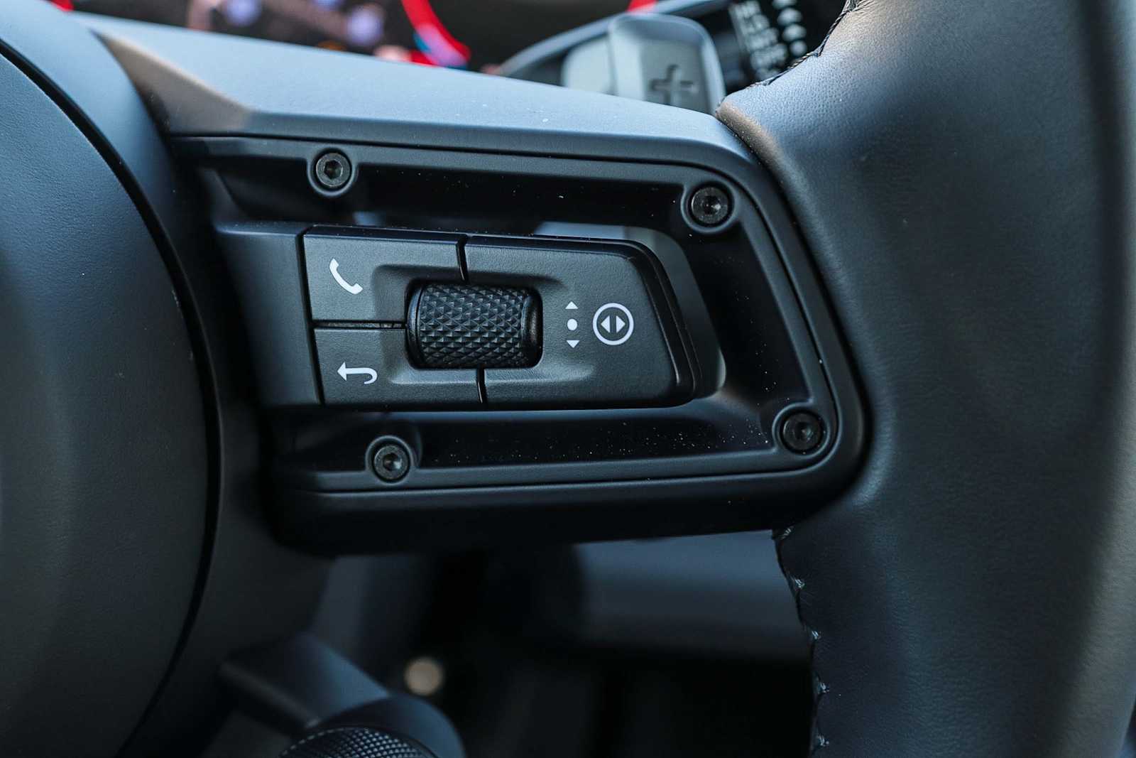 Thumbnail: 2025 Porsche Panamera - 18