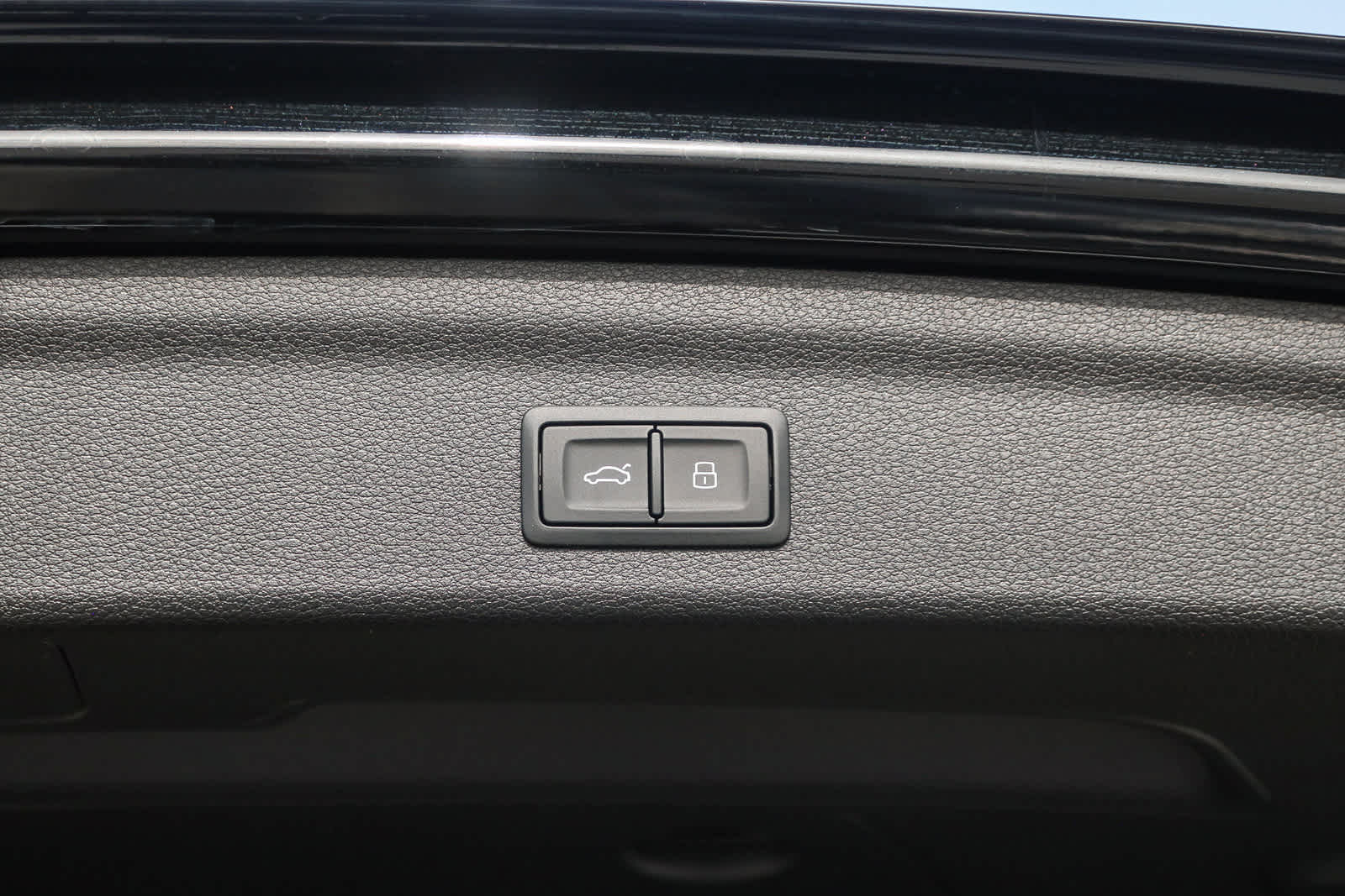 Thumbnail: 2025 Audi Q3 - 46