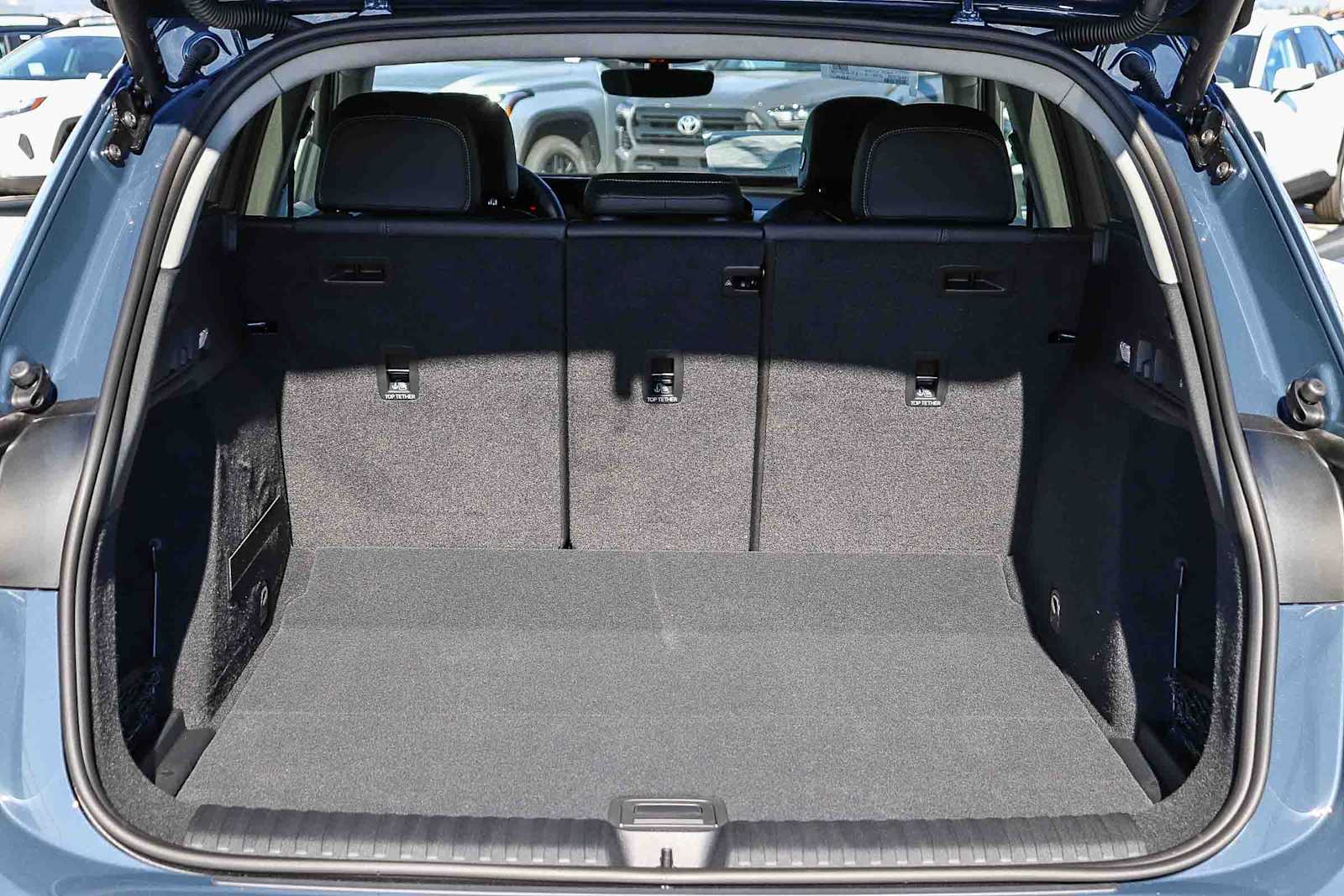 Thumbnail: 2025 Audi Q6 e-tron - 36