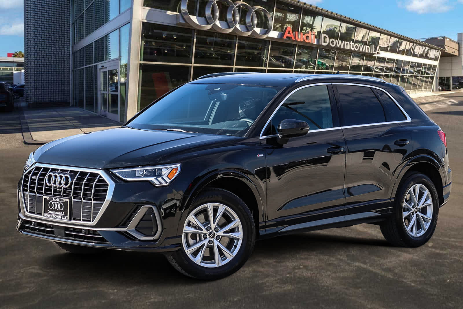 Thumbnail: 2025 Audi Q3 - 1