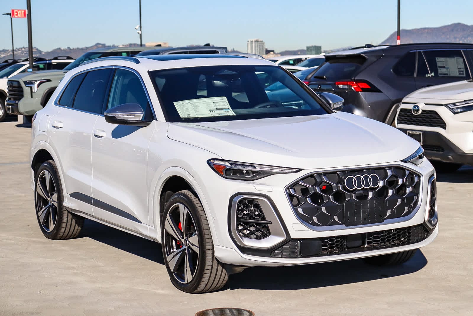 Thumbnail: 2025 Audi SQ5 - 3