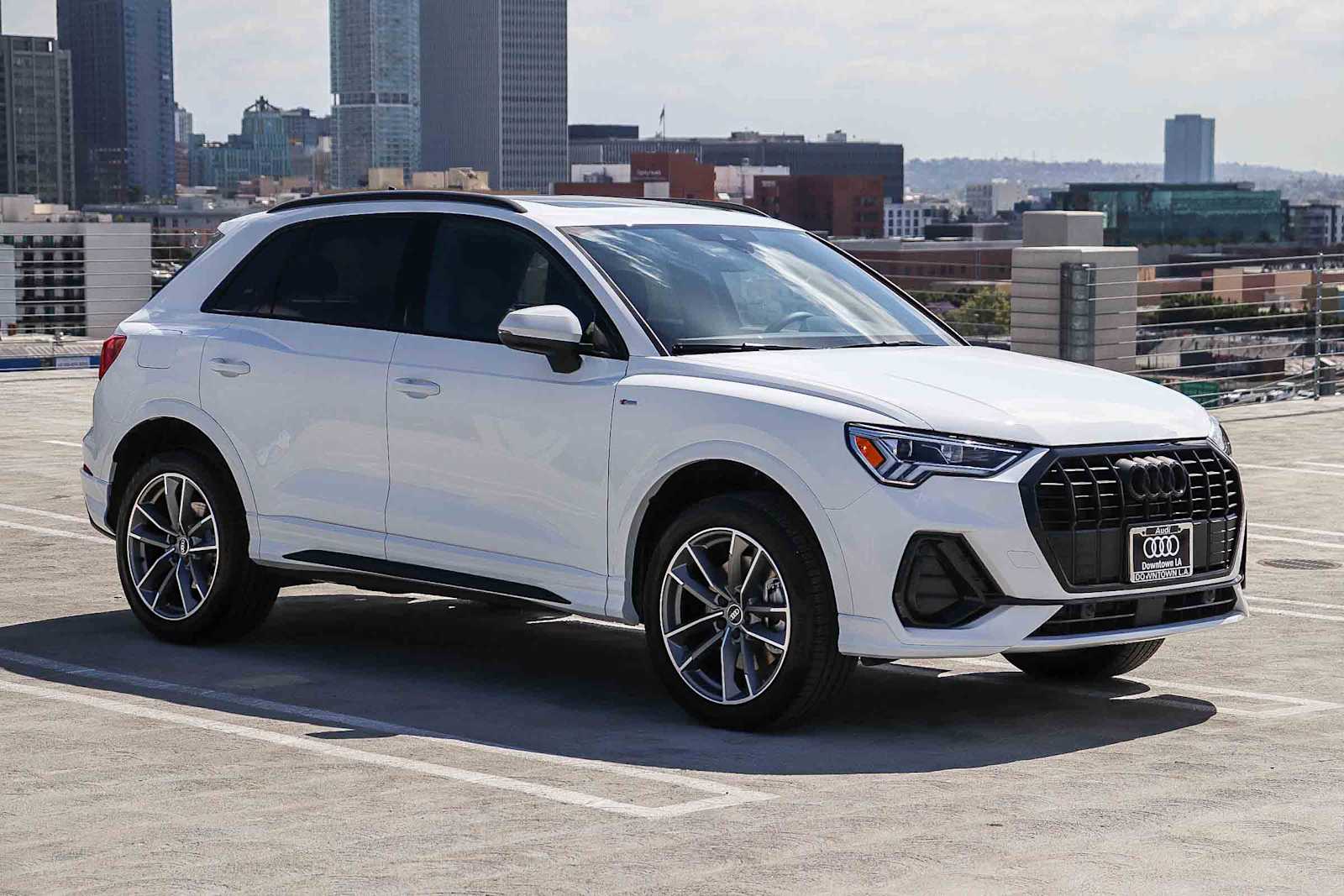 Thumbnail: 2025 Audi Q3 - 3