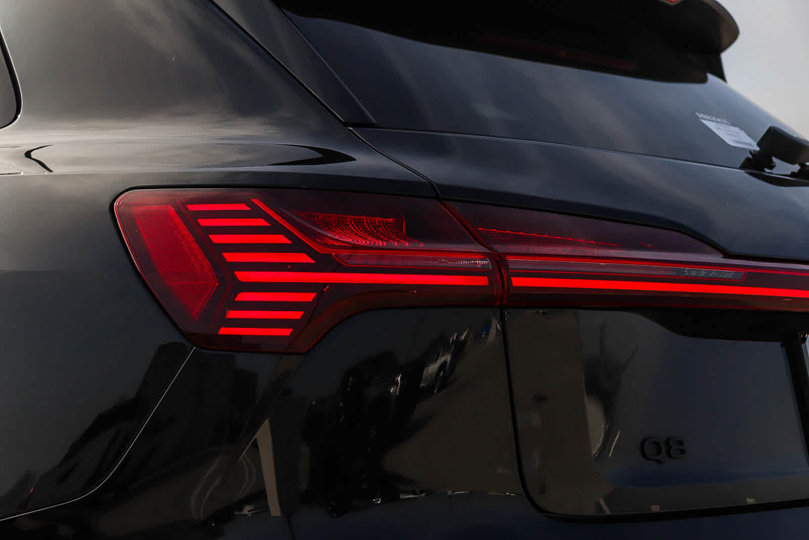 Thumbnail: 2024 Audi Q8 e-tron - 12