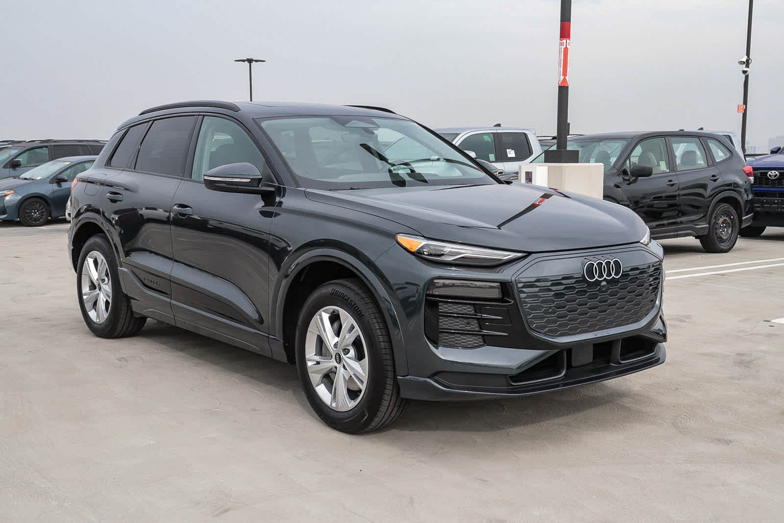 Thumbnail: 2025 Audi Q6 e-tron - 3