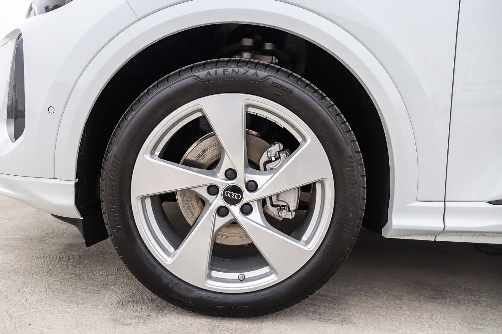 Thumbnail: 2025 Audi Q5 - 14