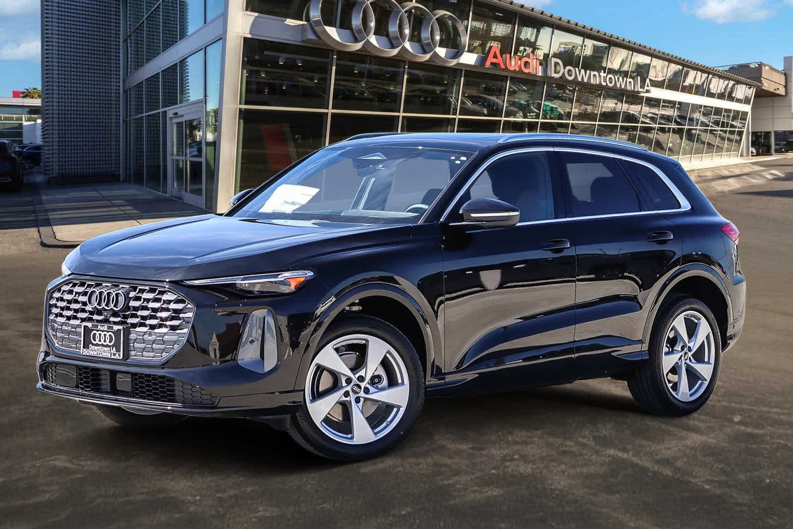 Thumbnail: 2025 Audi Q5 - 1