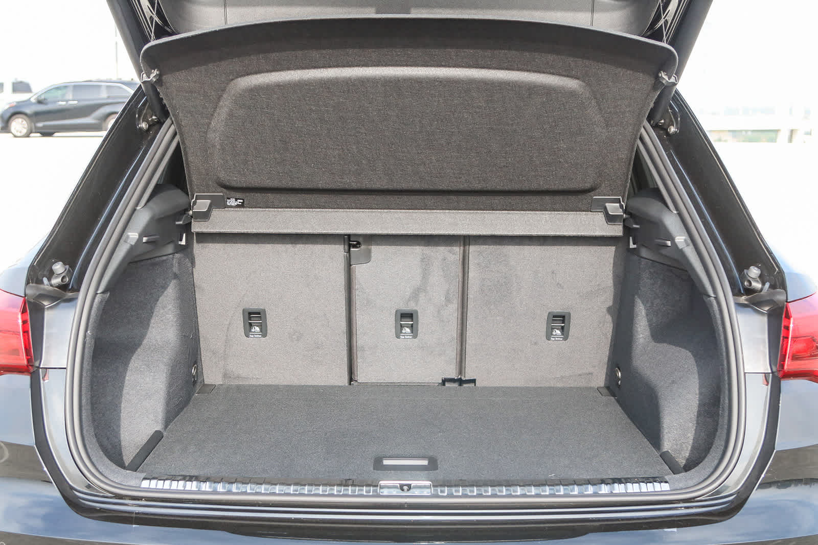 Thumbnail: 2025 Audi Q3 - 45